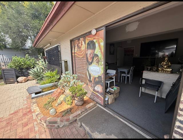 21 BEDROOM GUEST HOUSE FOR SALE IN THREE RIVERS